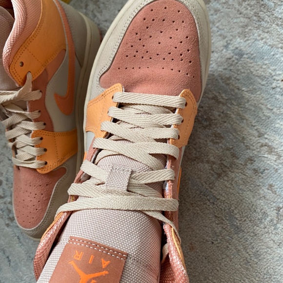 Nike high top Jordan’s leather suede pink peach size 9 - Picture 5 of 7